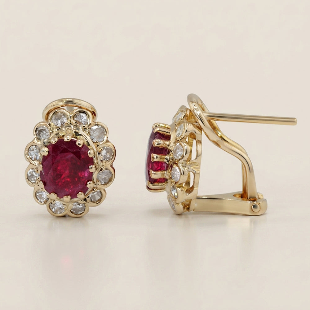 Aretes Lady D Vintage con Rubíes y Diamantes en Oro Amarillo de 14K