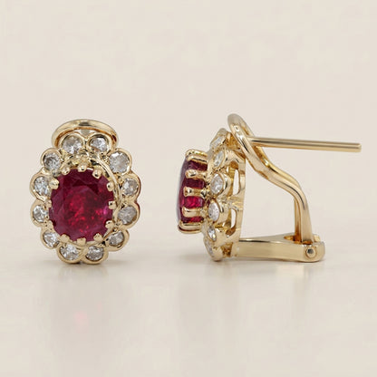 Aretes Lady D Vintage con Rubíes y Diamantes en Oro Amarillo de 14K