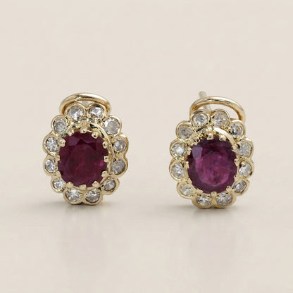 Aretes Lady D Vintage con Rubíes y Diamantes en Oro Amarillo de 14K